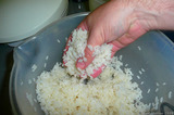 P1010640 Handling the Rice
